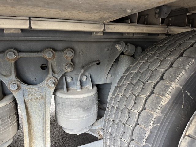 UDトラックスクオンアルミウイング大型（10t）[写真34]