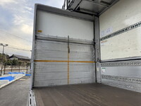 UDトラックスクオンアルミウイング大型（10t）[写真09]