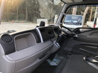 三菱ふそうキャンター平ボディ小型（2t・3t）[写真14]