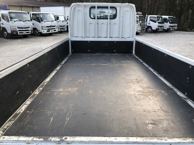 三菱ふそうキャンター平ボディ小型（2t・3t）[写真17]