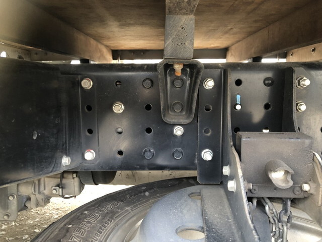 三菱ふそうキャンター平ボディ小型（2t・3t）[写真20]