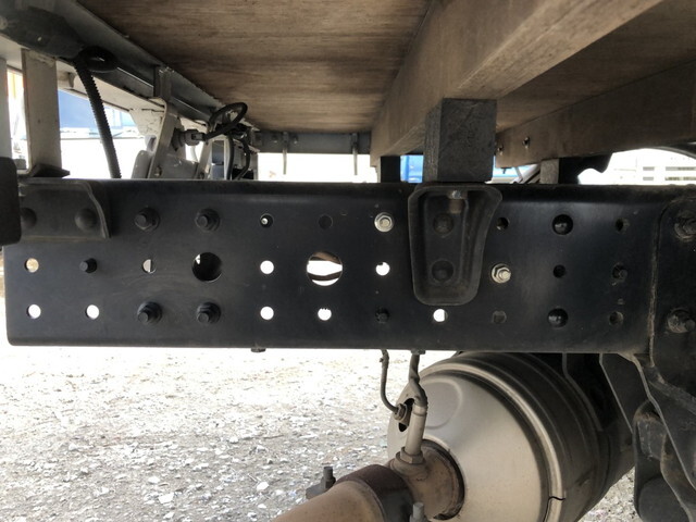 三菱ふそうキャンター平ボディ小型（2t・3t）[写真23]