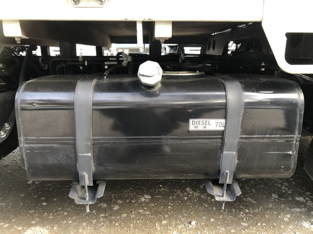 三菱ふそうキャンター平ボディ小型（2t・3t）[写真26]