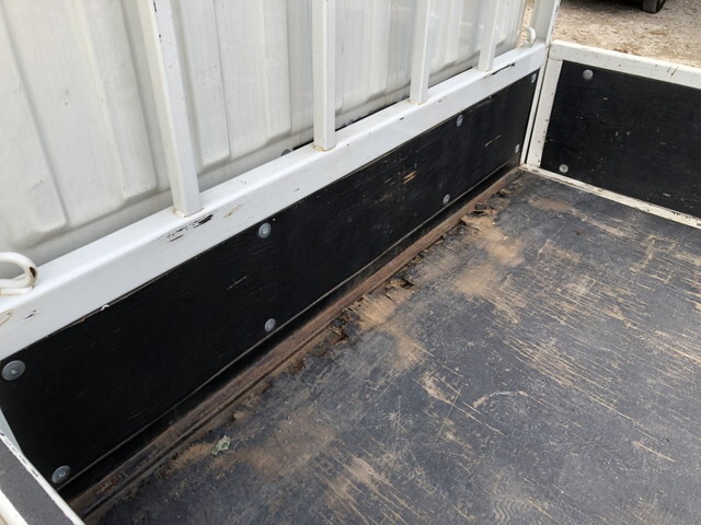 三菱ふそうキャンター平ボディ小型（2t・3t）[写真37]