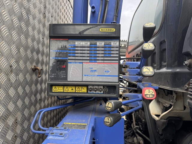 いすゞフォワードクレーン4段増トン（6t・8t）[写真24]