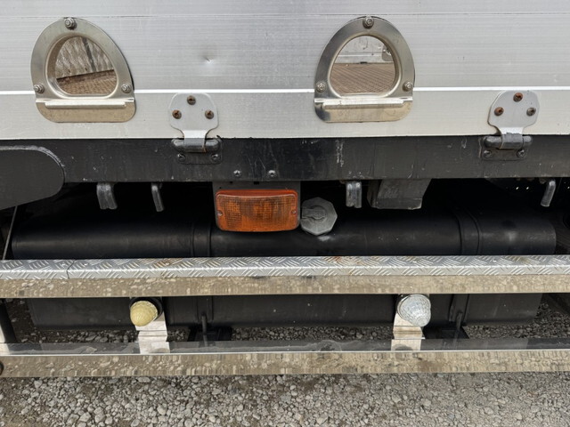 いすゞフォワードクレーン4段増トン（6t・8t）[写真31]