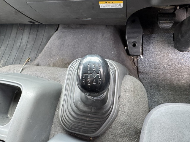 いすゞフォワードクレーン4段増トン（6t・8t）[写真08]