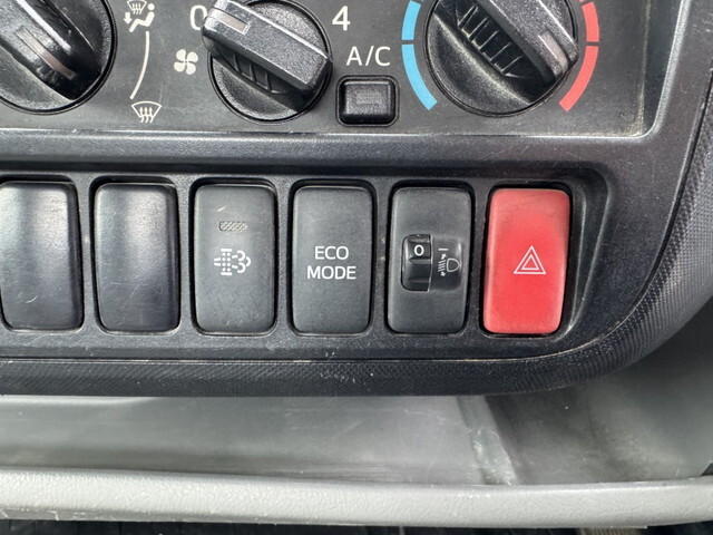 日野デュトロシャーシ小型（2t・3t）[写真12]