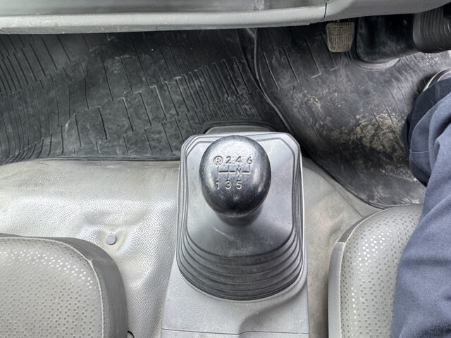 日野デュトロシャーシ小型（2t・3t）[写真08]