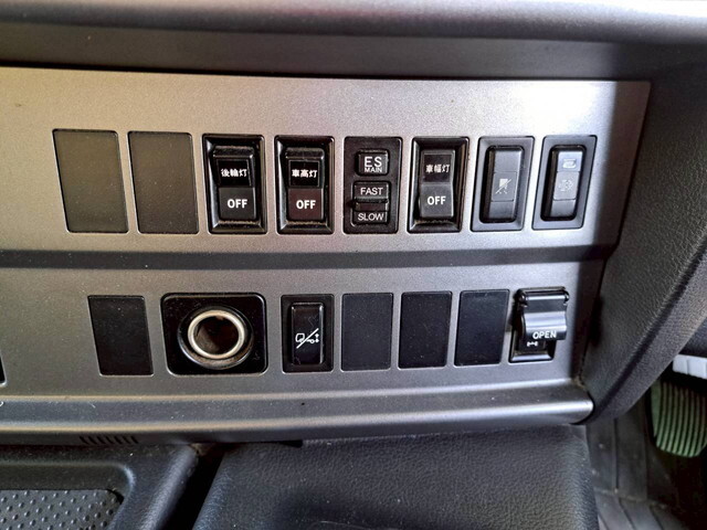 日野プロフィア冷蔵冷凍ウイング大型（10t）[写真13]