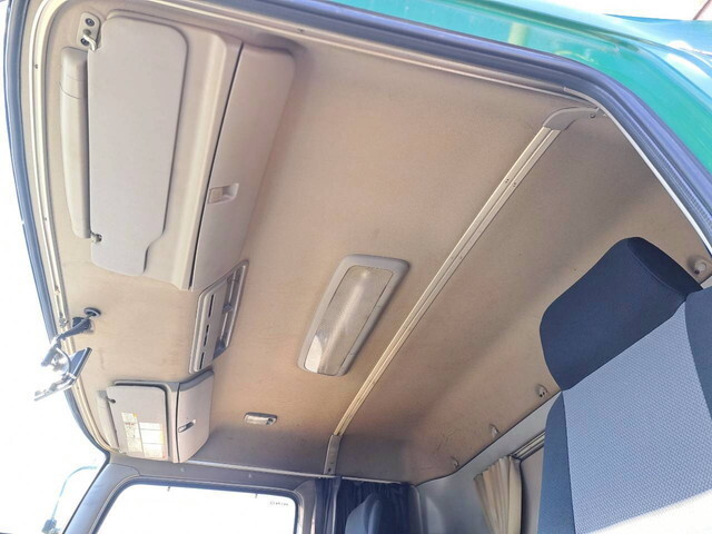 日野プロフィア冷蔵冷凍ウイング大型（10t）[写真18]