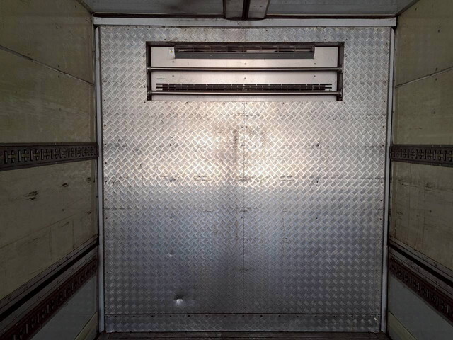 日野プロフィア冷蔵冷凍ウイング大型（10t）[写真21]