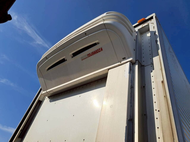 日野プロフィア冷蔵冷凍ウイング大型（10t）[写真29]