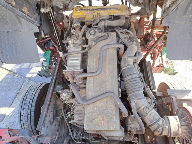 日野プロフィア冷蔵冷凍ウイング大型（10t）[写真30]