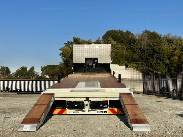 いすゞギガセルフローダー大型（10t）[写真10]