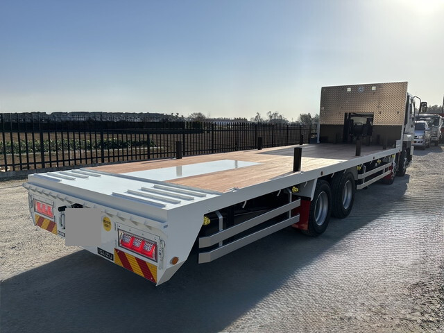 いすゞギガセルフローダー大型（10t）[写真02]