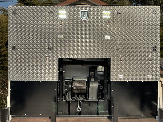 いすゞギガセルフローダー大型（10t）[写真23]