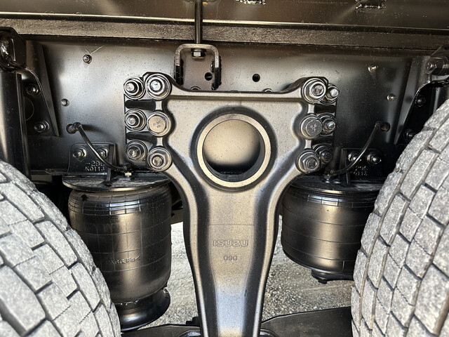 いすゞギガセルフローダー大型（10t）[写真35]