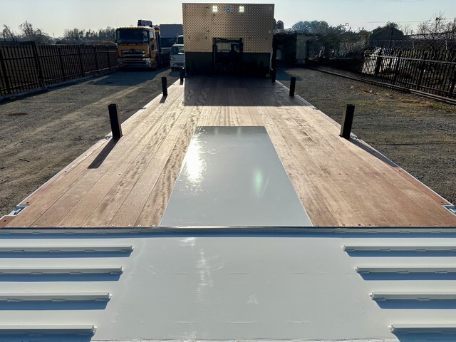 いすゞギガセルフローダー大型（10t）[写真06]