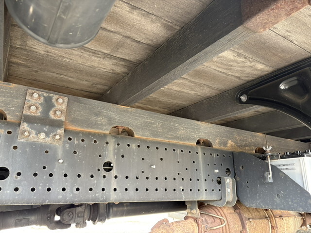 いすゞフォワードアルミブロック中型（4t）[写真17]