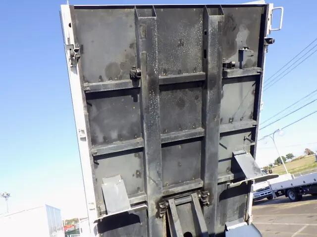 三菱ふそうキャンターダンプ小型（2t・3t）[写真11]