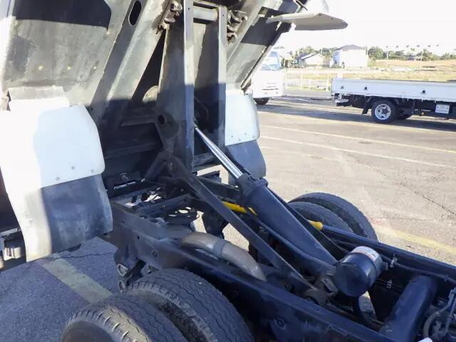 三菱ふそうキャンターダンプ小型（2t・3t）[写真12]