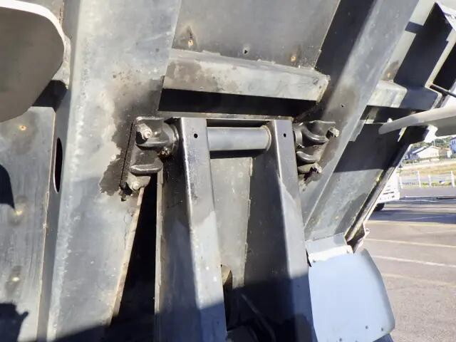 三菱ふそうキャンターダンプ小型（2t・3t）[写真13]