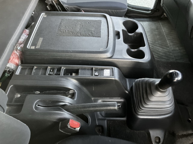 日野レンジャーアルミウイング中型（4t）[写真34]