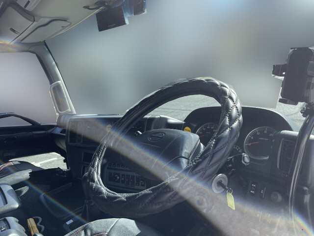 日野プロフィアアルミウイング大型（10t）[写真31]