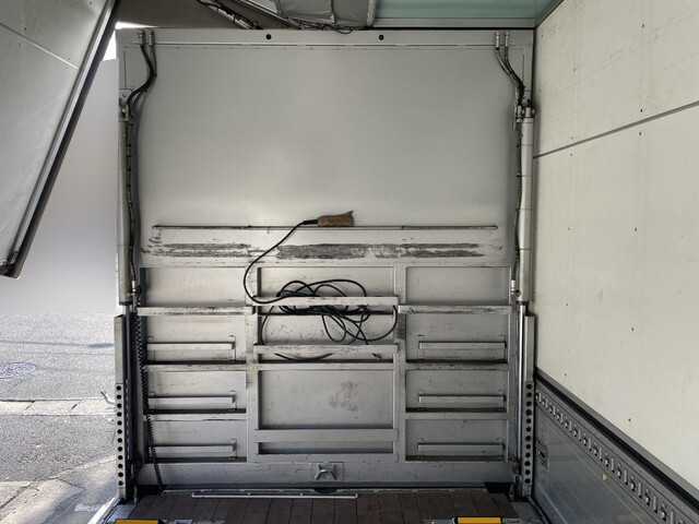 日野プロフィアアルミウイング大型（10t）[写真06]