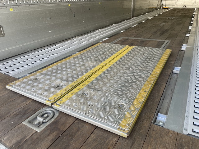 日野プロフィアアルミウイング大型（10t）[写真08]