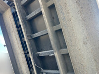 UDトラックスクオンダンプ大型（10t）[写真13]