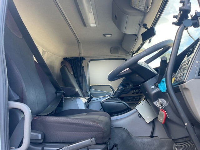 UDトラックスクオンダンプ大型（10t）[写真29]