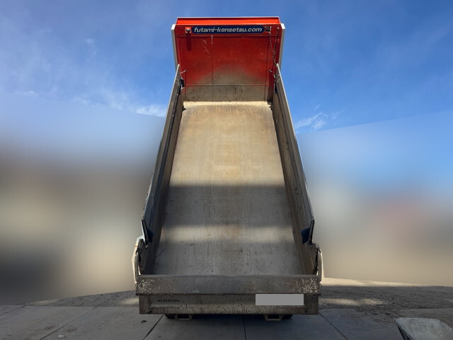 UDトラックスクオンダンプ大型（10t）[写真07]