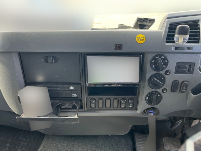 三菱ふそうファイターセルフクレーン3段増トン（6t・8t）[写真35]