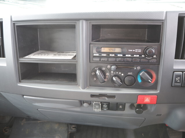 いすゞエルフクレーン4段小型（2t・3t）[写真36]