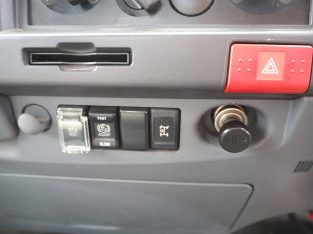 いすゞエルフクレーン4段小型（2t・3t）[写真37]