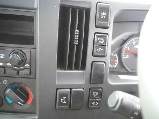 いすゞエルフクレーン4段小型（2t・3t）[写真38]