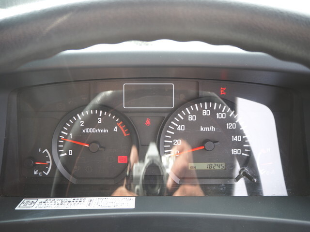 いすゞエルフクレーン4段小型（2t・3t）[写真40]