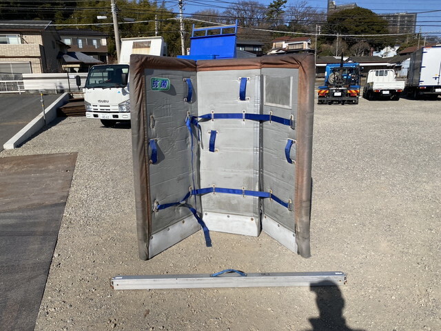 三菱ふそうキャンター冷凍車（冷蔵車）小型（2t・3t）[写真12]