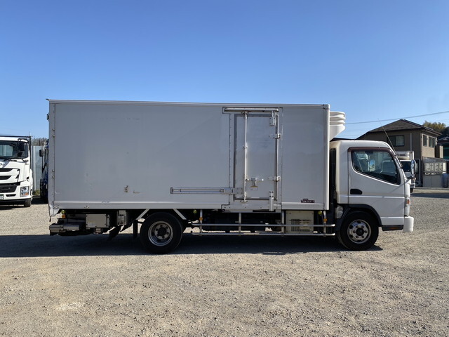 三菱ふそうキャンター冷凍車（冷蔵車）小型（2t・3t）[写真07]