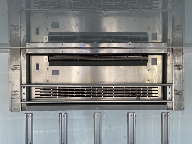 三菱ふそうキャンター冷凍車（冷蔵車）小型（2t・3t）[写真10]