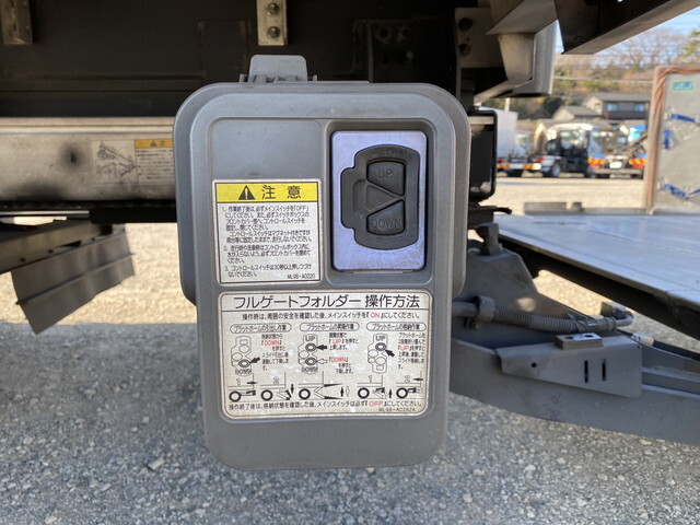 三菱ふそうキャンター冷凍車（冷蔵車）小型（2t・3t）[写真17]