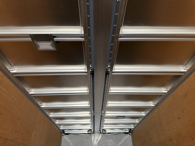 いすゞギガアルミウイング大型（10t）[写真15]