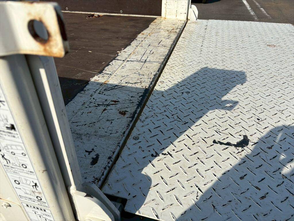 日野デュトロ平ボディ小型（2t・3t）[写真11]