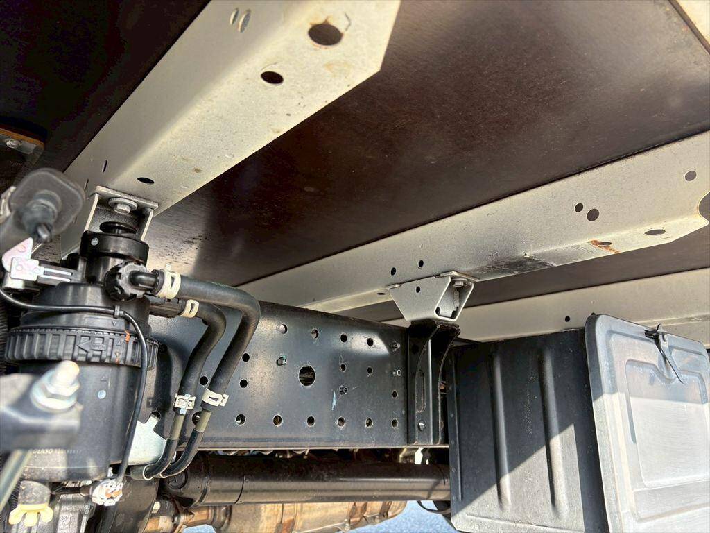 日野デュトロ平ボディ小型（2t・3t）[写真12]