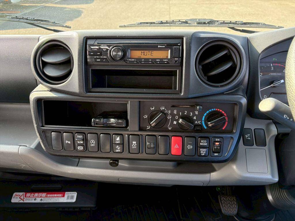 日野デュトロ平ボディ小型（2t・3t）[写真20]