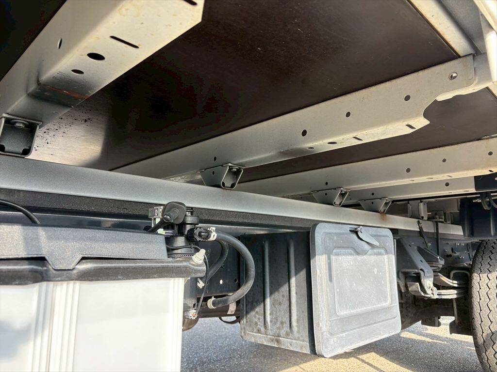 日野デュトロ平ボディ小型（2t・3t）[写真12]