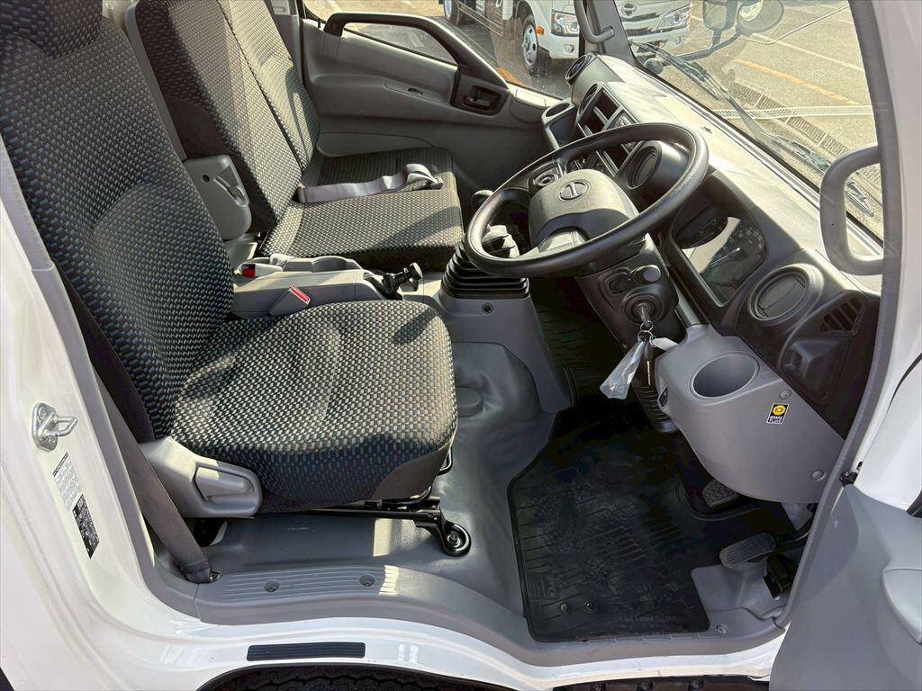 日野デュトロ平ボディ小型（2t・3t）[写真19]