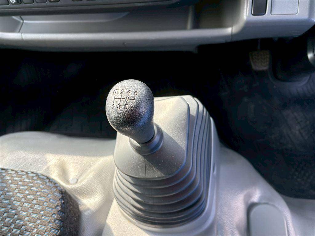 日野デュトロ平ボディ小型（2t・3t）[写真21]